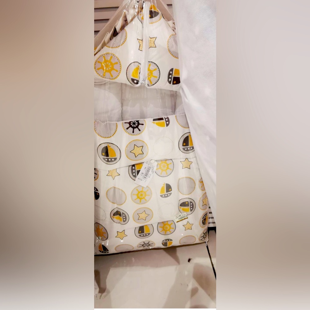Head and body support for newborn and up to 2 month and a half baby
